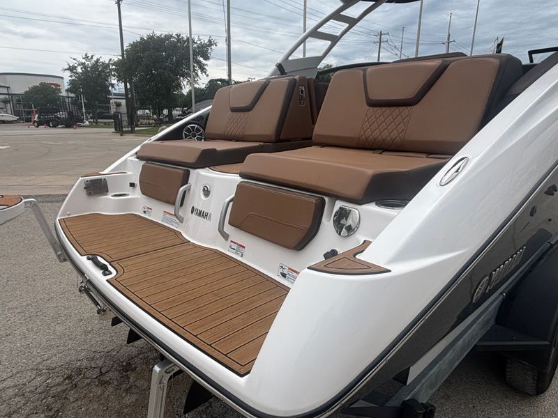 Boat Image 9