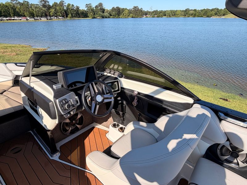 Boat Image 13