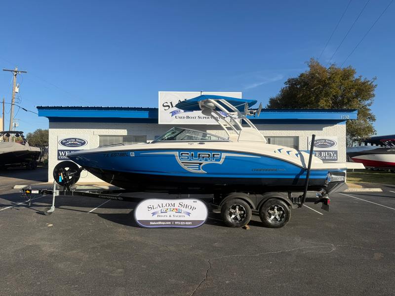 2019 Chaparral 23 Surf