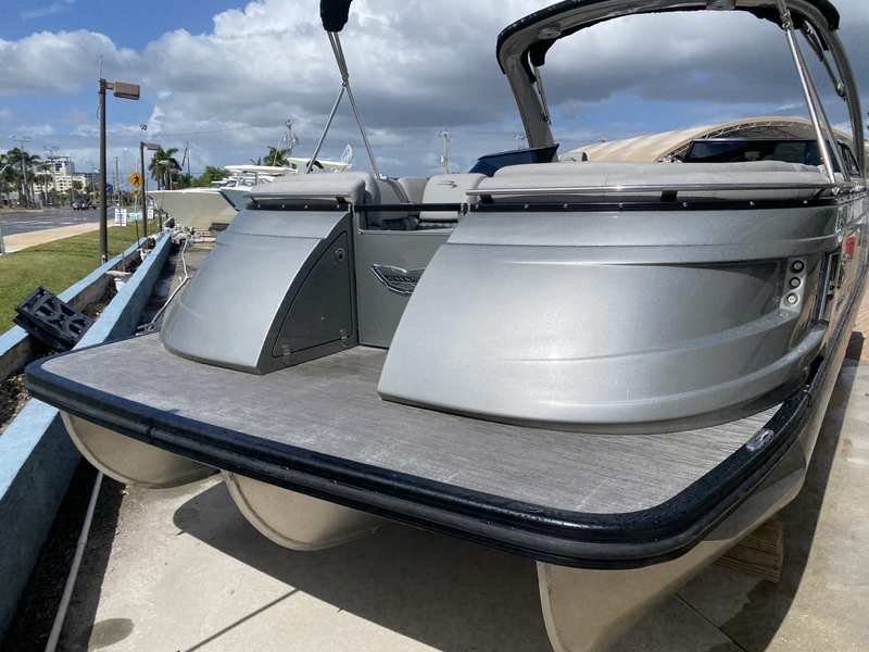 2021 Bennington 27 QX