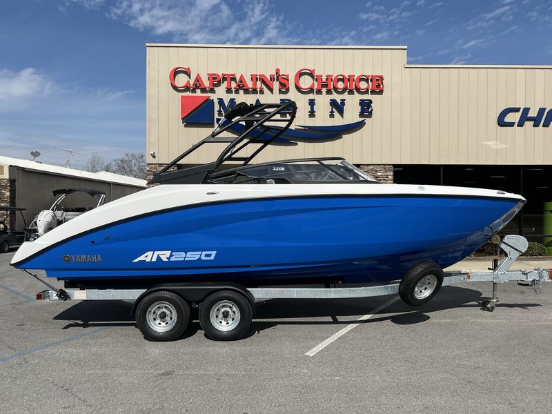 2025 Yamaha AR250